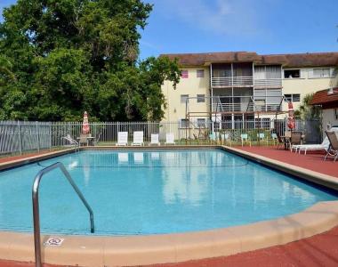 4047 NW 16th St 403, Lauderhill, Florida 33313, USA