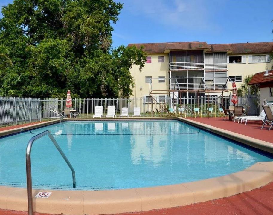 4047 NW 16th St 403, Lauderhill, Florida 33313
