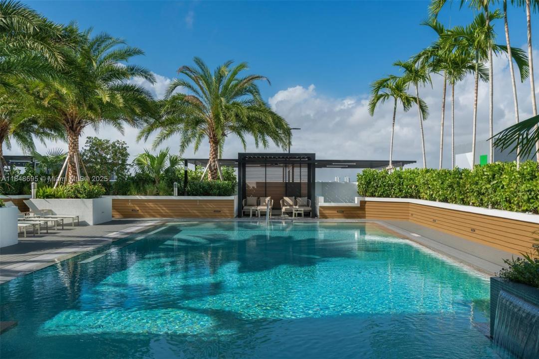 221 SW 12th St 218, Miami, 佛羅里達州 33130, 美國