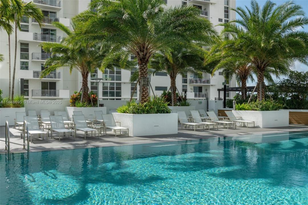 221 SW 12th St 218, Miami, 佛羅里達州 33130, 美國