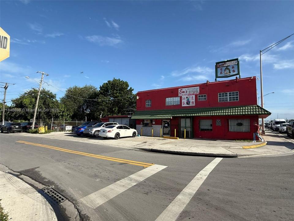 2152 NW 27th Ave, Miami, Florida 33142