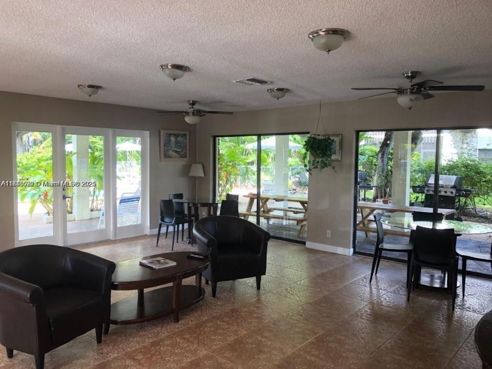 3119 Oakland Shores Dr C110, Oakland Park, 佛罗里达州 33309, 美国