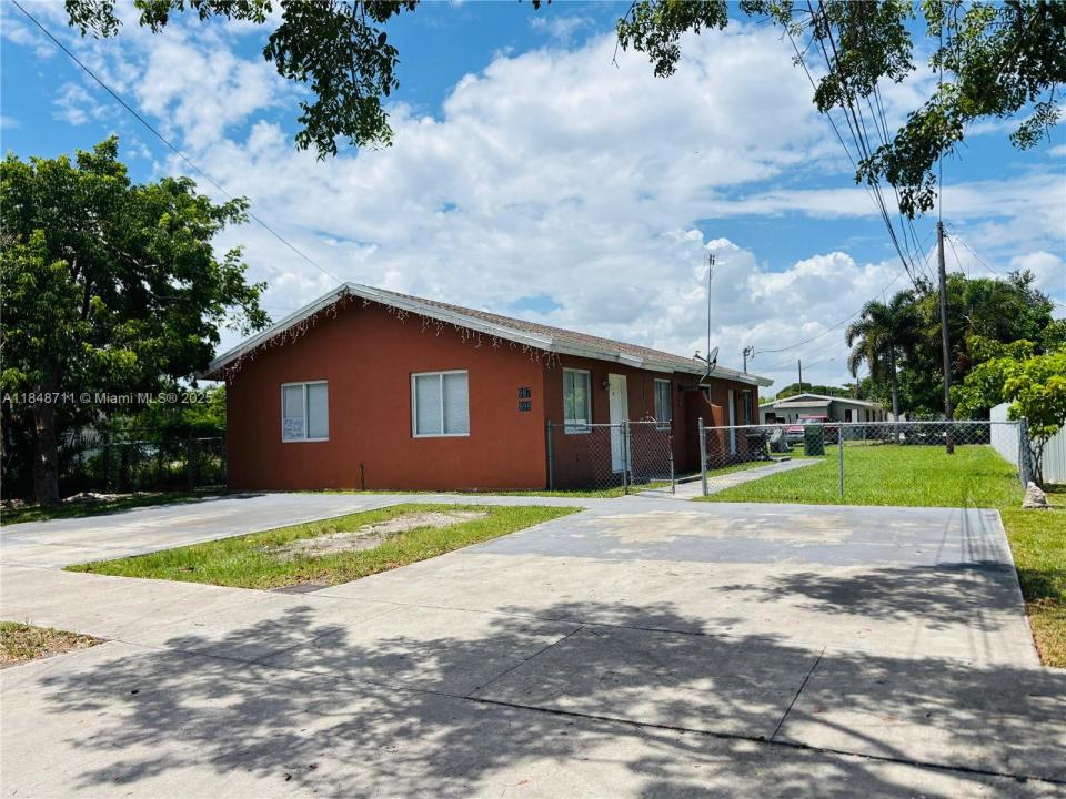 997 NW 11 STREET, Homestead, Florida 33030