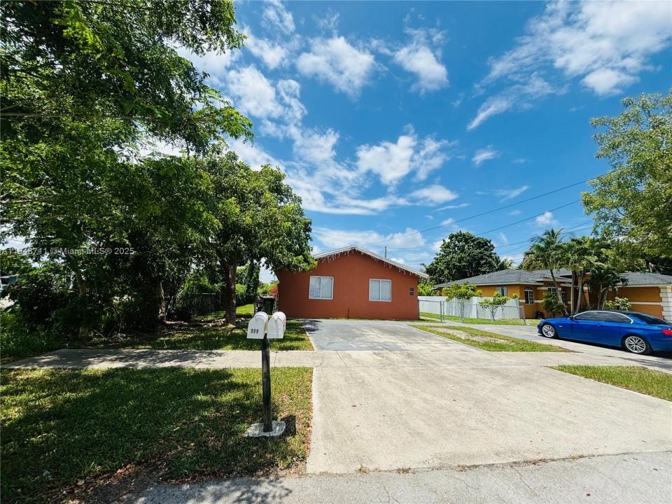 997 NW 11 STREET, Homestead, Florida 33030