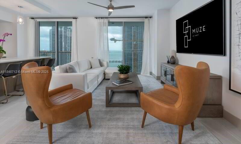 340 SE 3rd St 1410, Miami, Florida 33131, HOA KỲ