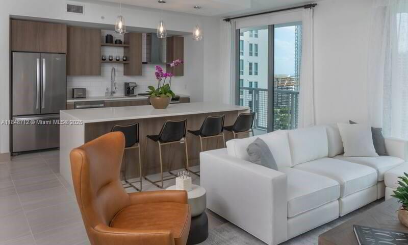 340 SE 3rd St 1410, Miami, Florida 33131, HOA KỲ