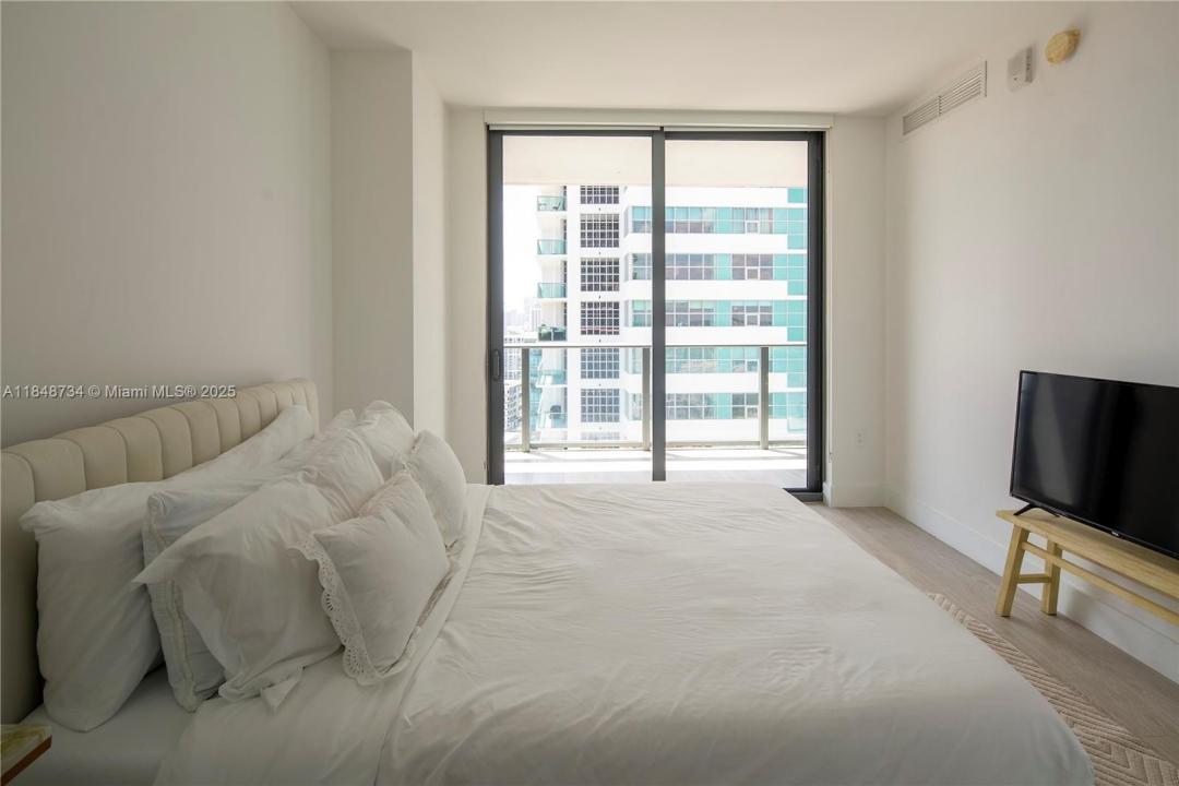 121 NE 34th St 2701, Miami, Florida 33137