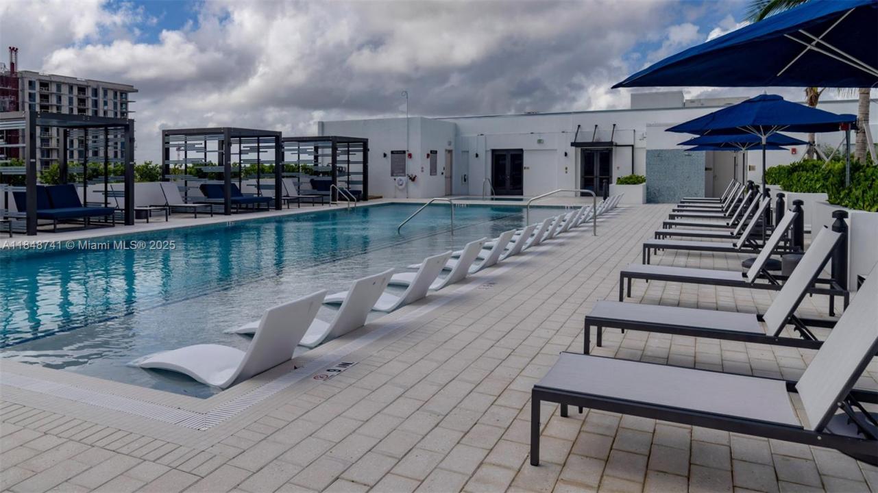 19401 W Dixie Hwy 614, Miami, Floride 33180, États-Unis