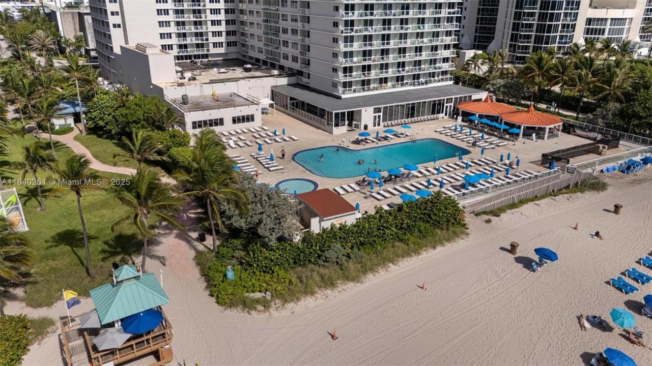 19201 Collins Ave 124, Sunny Isles Beach, Florida 33160, USA