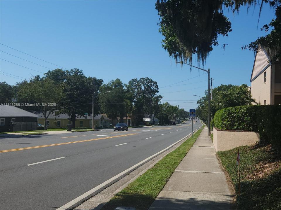 2433 NE 7th Street 6, Ocala, フロリダ 34470, アメリカ合衆国