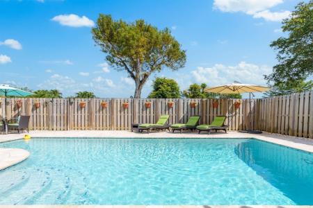 2900 NW 69th Ct, Fort Lauderdale, Florida 33309, USA