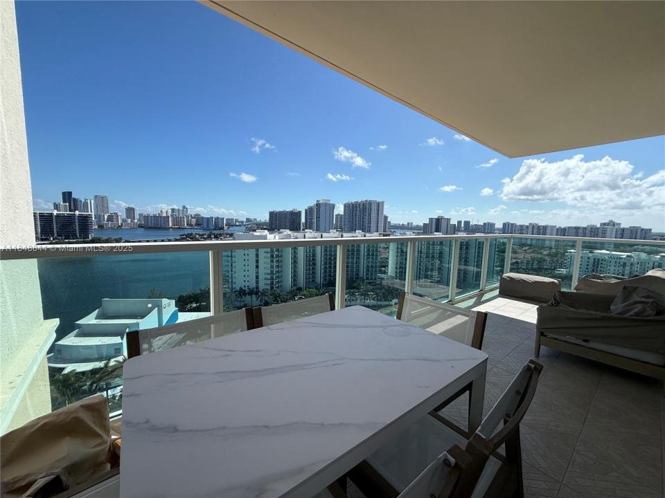 3330 NE 190th St 1815, Aventura, Флорида 33180, Соединенные Штаты
