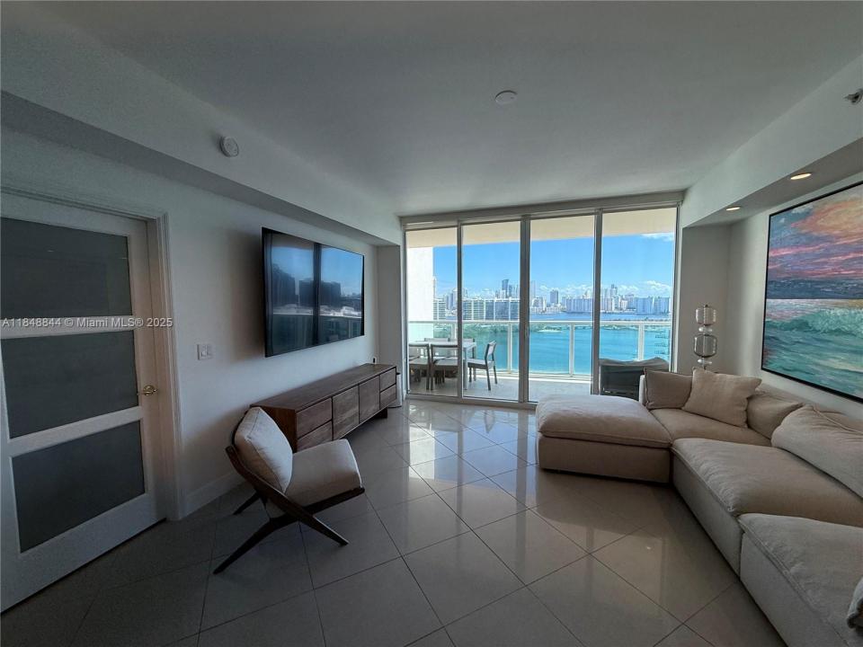 3330 NE 190th St 1815, Aventura, Флорида 33180, Соединенные Штаты