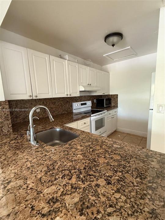 2530 W 67th Pl 23, Hialeah, 佛羅里達州 33016, 美國
