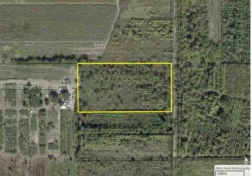 SW 212th Ave, Unincorporated Dade County, Florida 33034