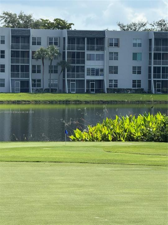 9450 Poinciana Pl 108, Davie, Flórida 33324, Estados Unidos