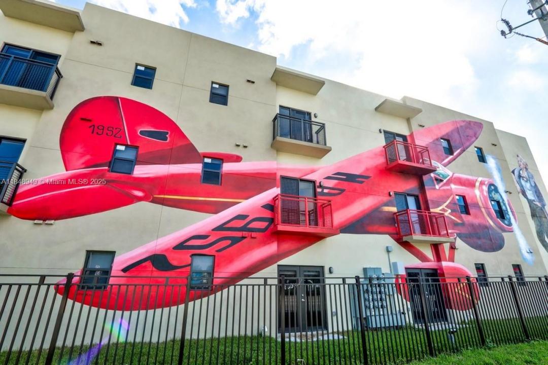 339 W 78th Road 203, Hialeah, Florida 33014