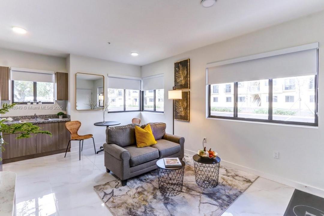 339 W 78th Road 203, Hialeah, Florida 33014