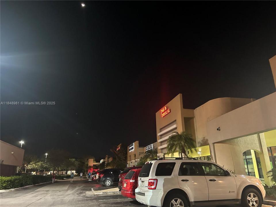2215 W Hillsboro Blvd, Deerfield Beach, Florida 33442, Amerika Birleşik Devletleri