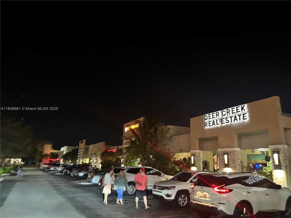 2215 W Hillsboro Blvd, Deerfield Beach, Florida 33442, Amerika Birleşik Devletleri