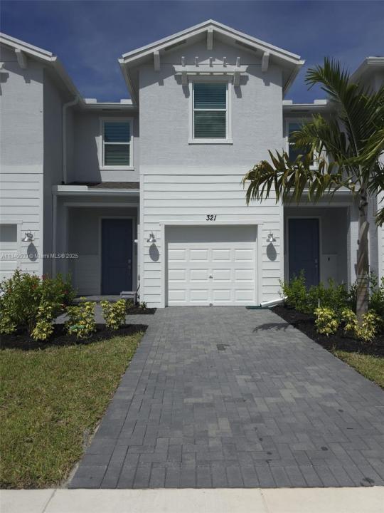 321 SE Crossoak Ln, Port St. Lucie, Florida 34984