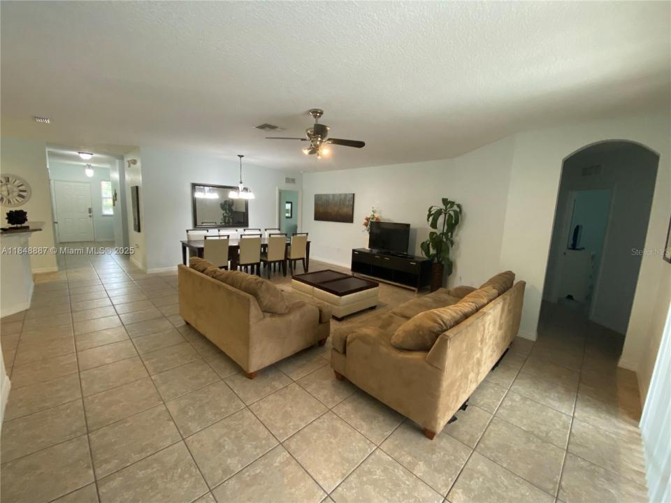 9027 Polos Pl, Kissimmee, פלורידה 34747, ארצות הברית של אמריקה 