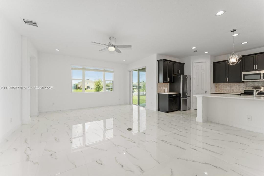 4910 Chase  CT 1, Saint Cloud, Florida 34772