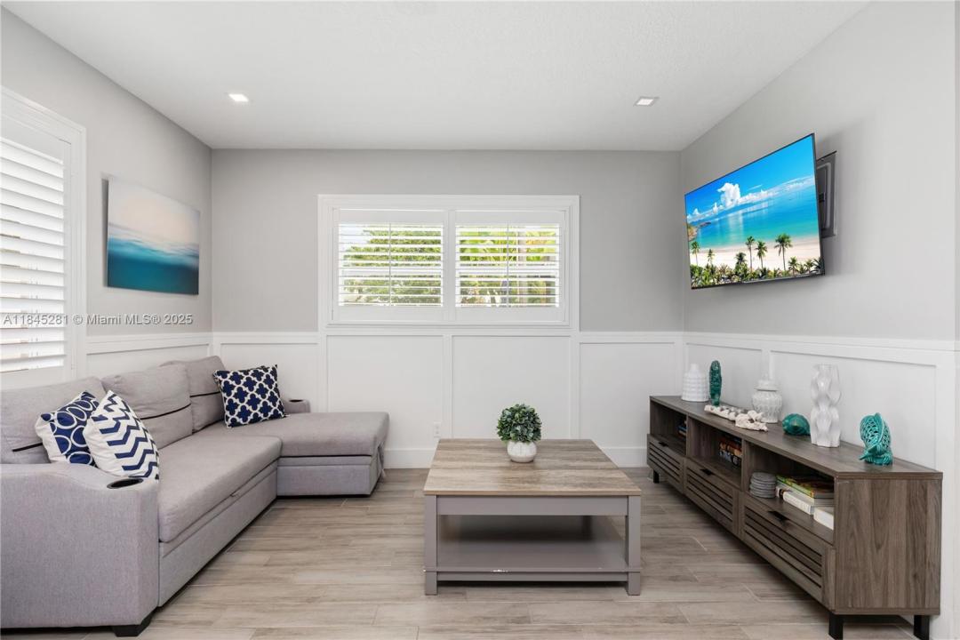 4561 Poinciana St 4, Lauderdale By The Sea, Florida 33308