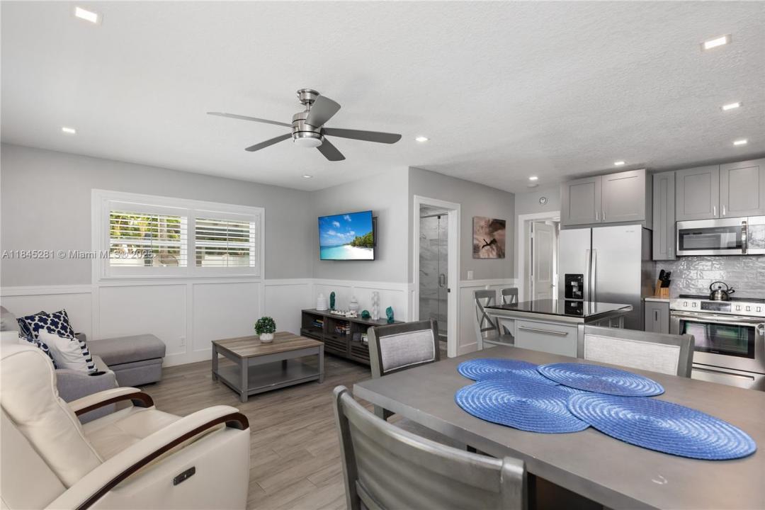 4561 Poinciana St 4, Lauderdale By The Sea, Florida 33308