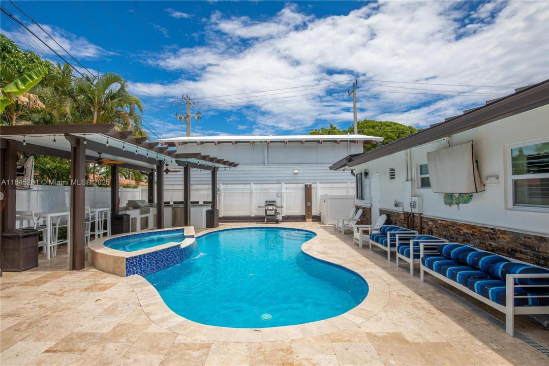 4561 Poinciana St 4, Lauderdale By The Sea, Florida 33308