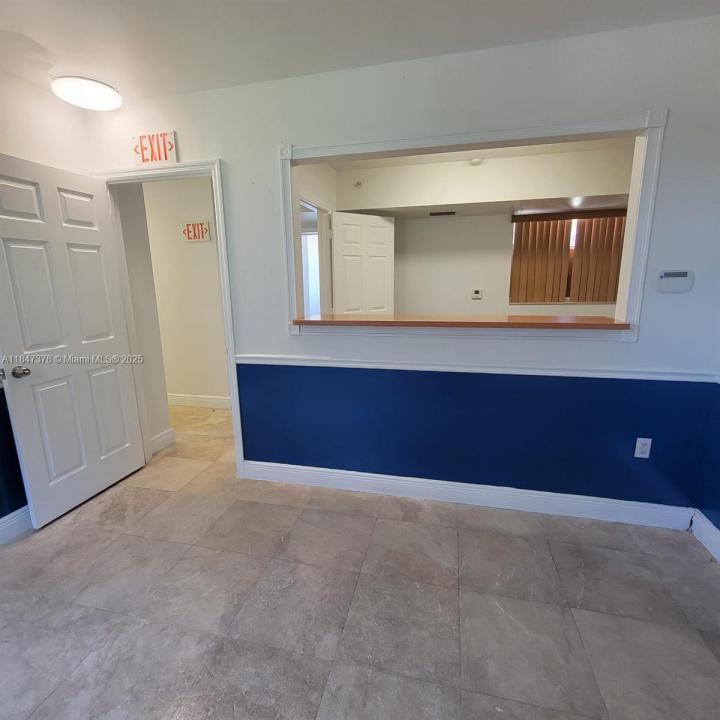 6355 SW 8th St 2-E, Miami, Florida 33144, HOA KỲ
