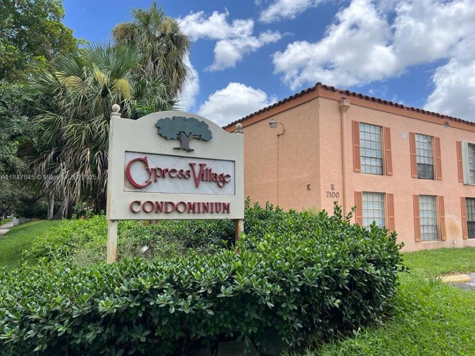 7160 Fairway Dr J18, Miami Lakes, Flórida 33014, Estados Unidos