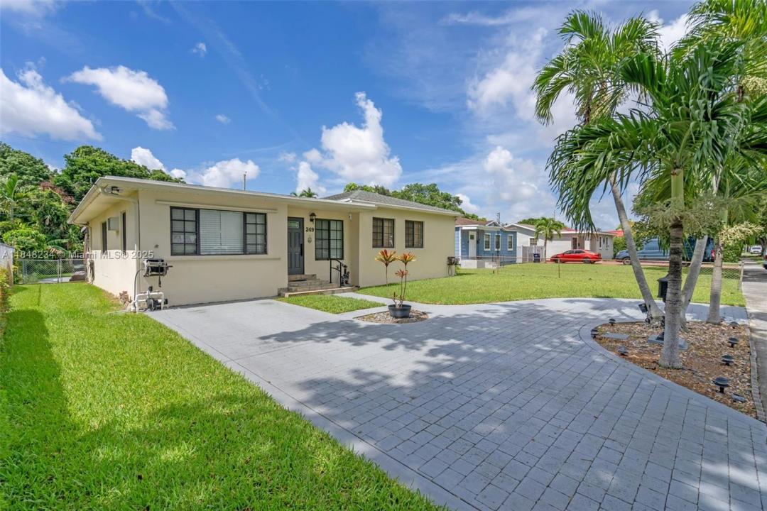 249 Carlisle Dr, Miami Springs, Flórida 33166, Estados Unidos