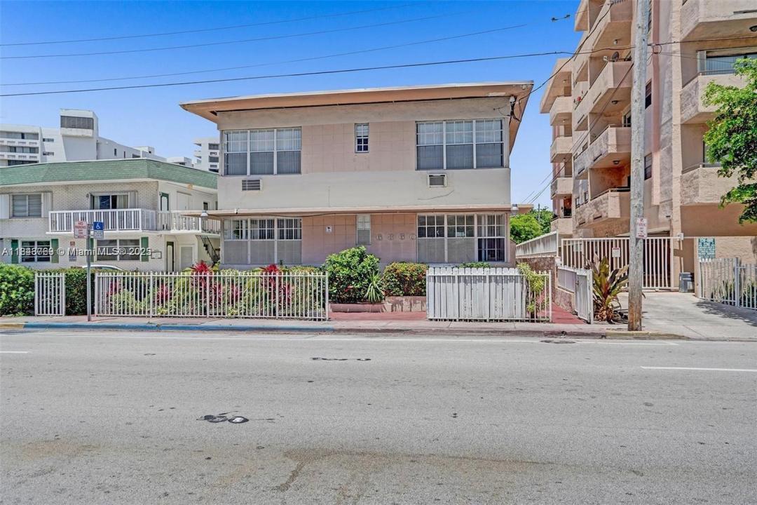 6860 Abbott Ave 4, Miami Beach, Florida 33141, Stati Uniti