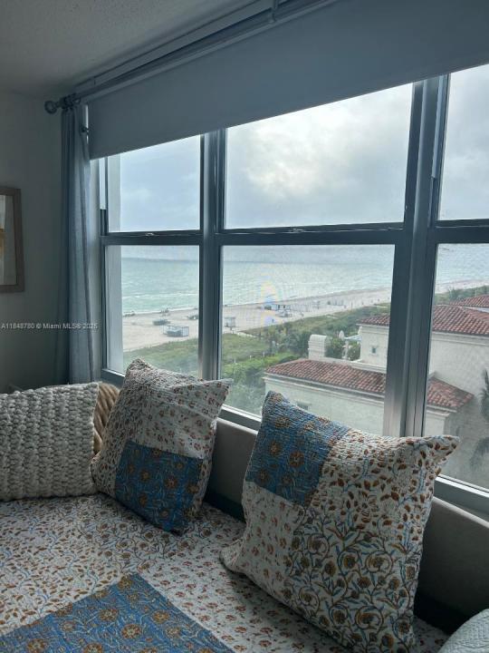 6039 Collins Ave 826, Miami Beach, Florida 33140, Stati Uniti