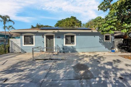 1933 NW 85th St, Miami, Florida 33147, USA