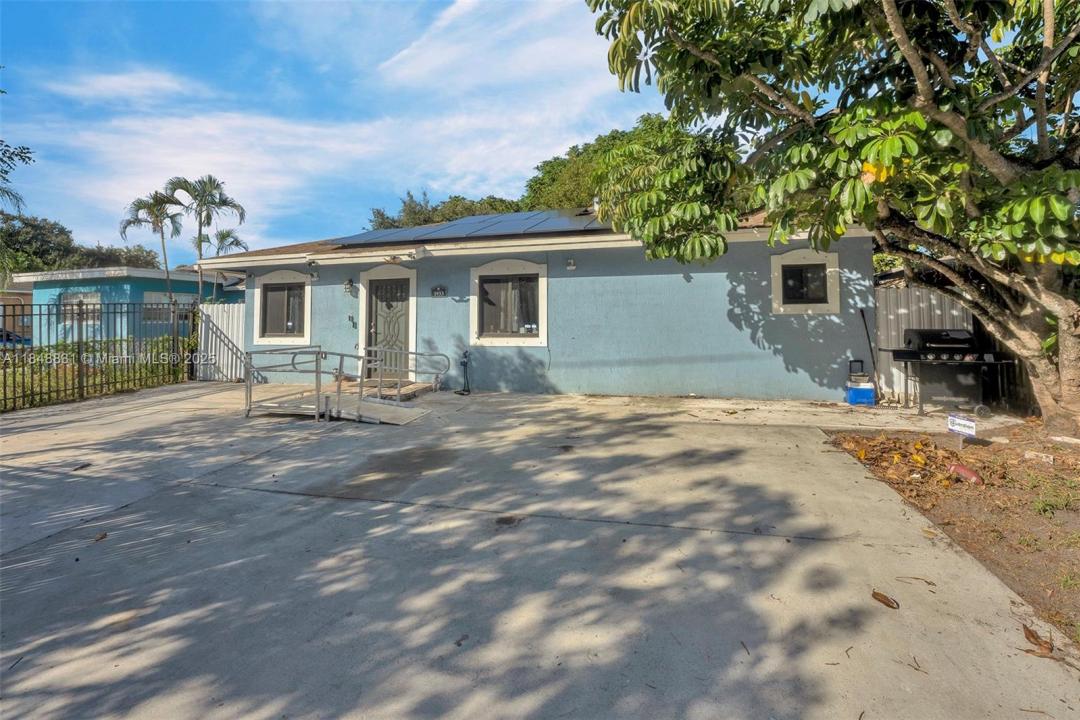 1933 NW 85th St, Miami, פלורידה 33147, ארצות הברית של אמריקה 