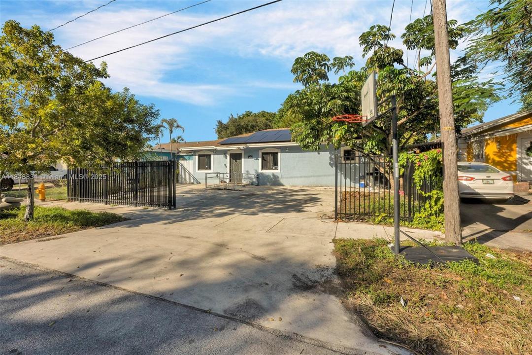 1933 NW 85th St, Miami, פלורידה 33147, ארצות הברית של אמריקה 