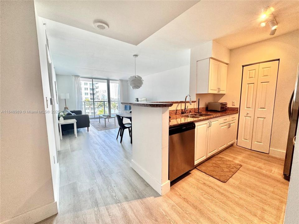1155 Brickell Bay Dr 906, Miami, フロリダ 33131, アメリカ合衆国