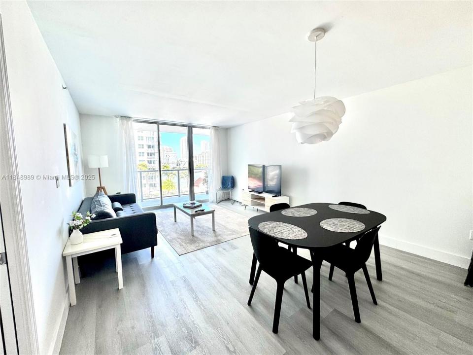 1155 Brickell Bay Dr 906, Miami, フロリダ 33131, アメリカ合衆国