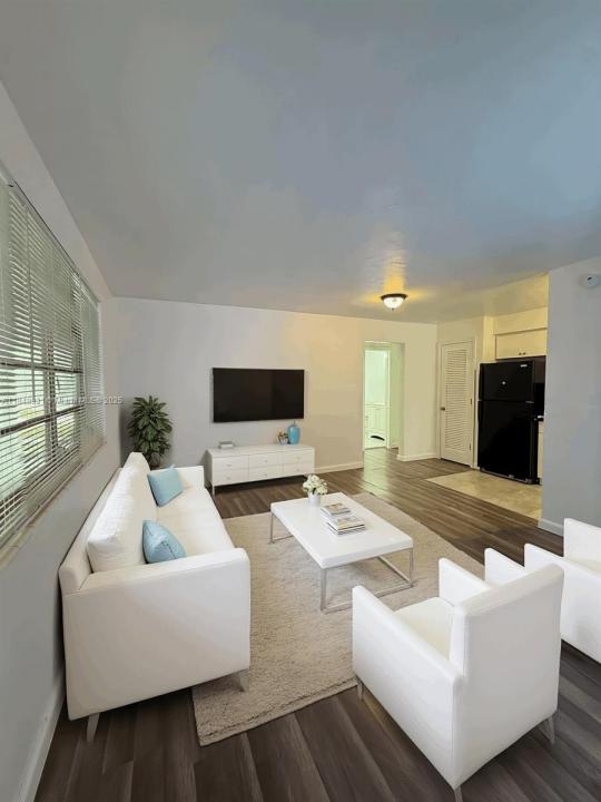 16890 NE 21st Ave 4, North Miami Beach, Floride 33162, États-Unis