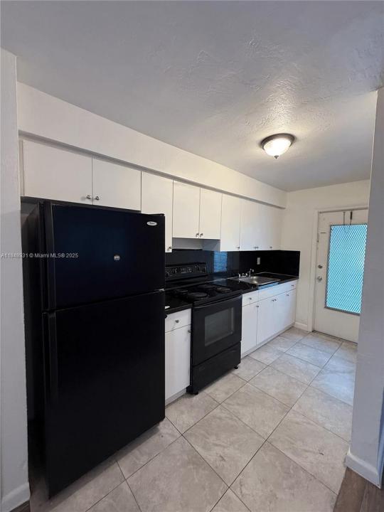 16890 NE 21st Ave 4, North Miami Beach, Floride 33162, États-Unis