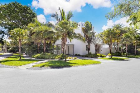 3175 Washington St, Miami, Florida 33133, USA