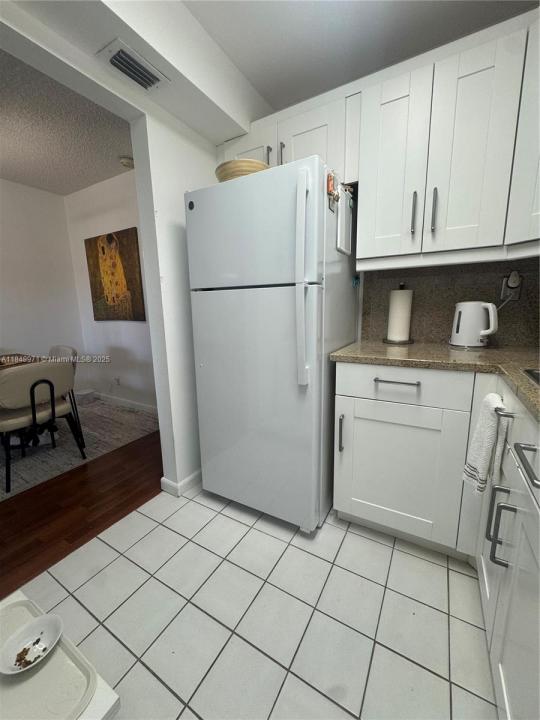 9061 Sunrise Lakes Blvd 206, Sunrise, Florida 33322