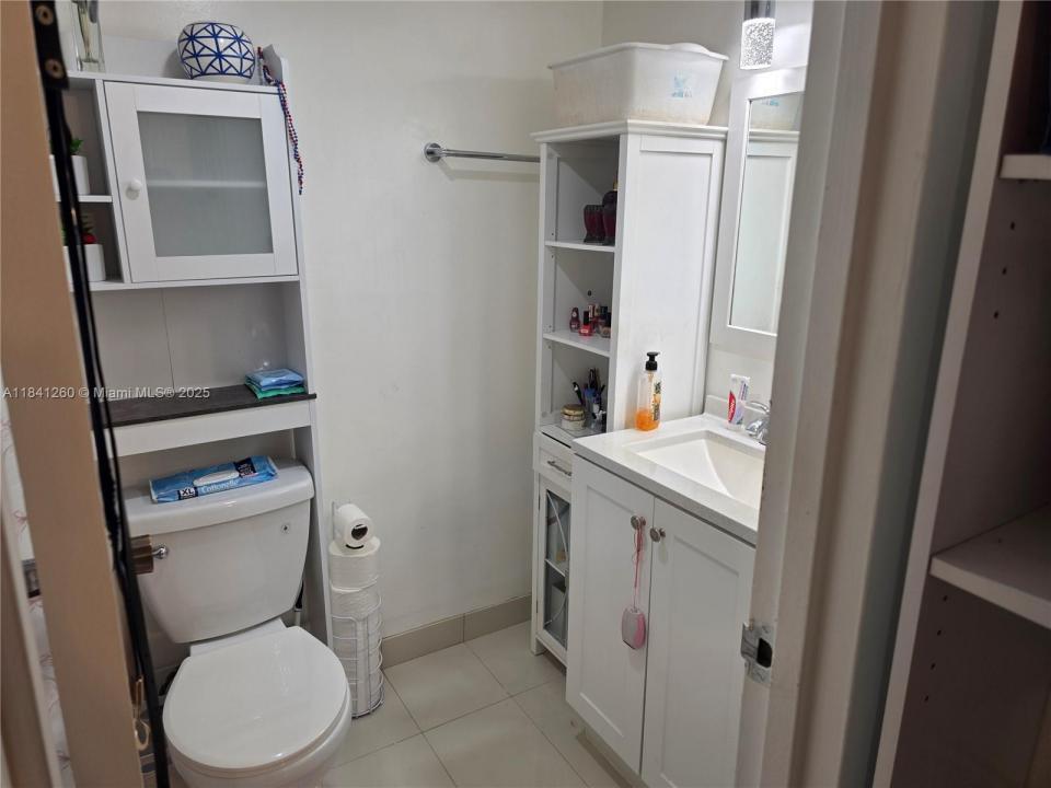 4898 NW 29th Ct 107, Lauderdale Lakes, 佛罗里达州 33313, 美国