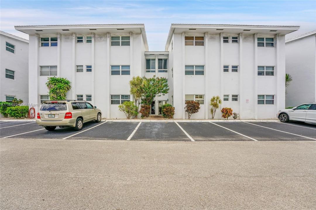 234 Hibiscus Ave 364, Lauderdale By The Sea, Florida 33308, USA
