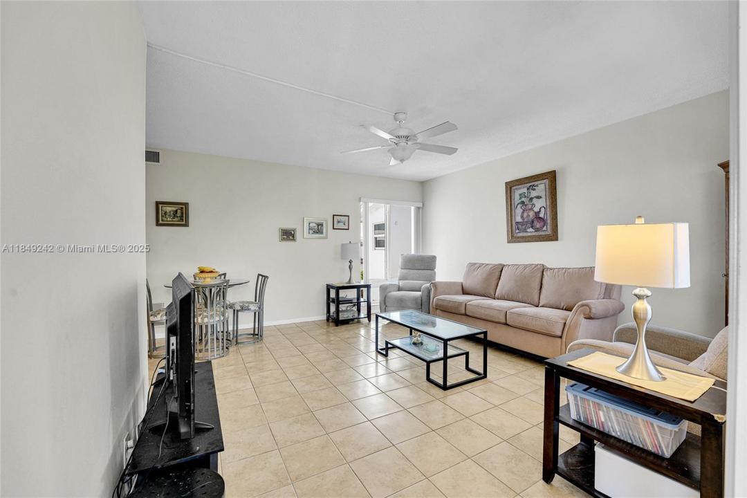234 Hibiscus Ave 364, Lauderdale By The Sea, Florida 33308, USA