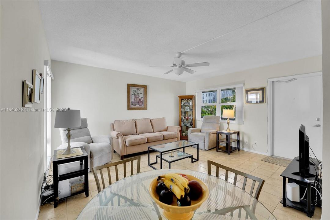 234 Hibiscus Ave 364, Lauderdale By The Sea, Florida 33308, USA