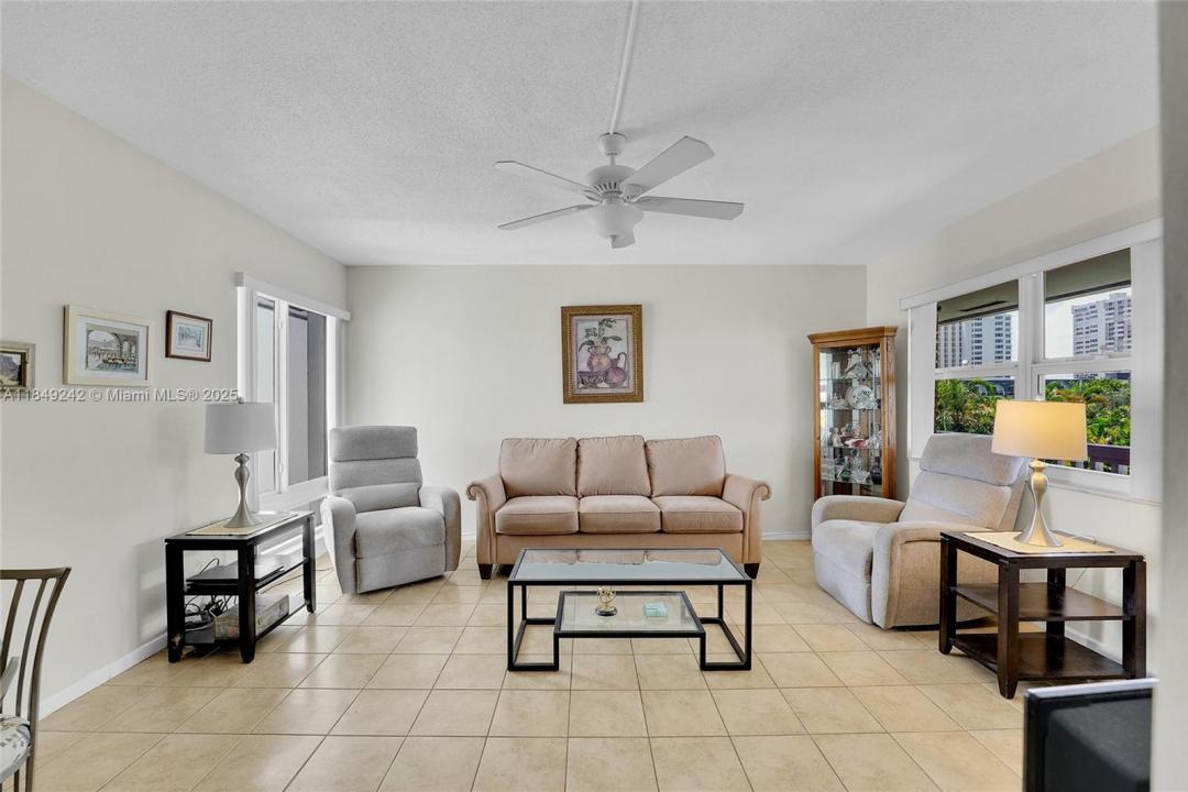 234 Hibiscus Ave 364, Lauderdale By The Sea, Florida 33308, USA