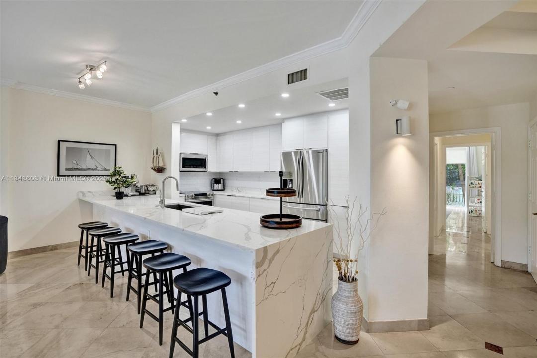 3700 Island Blvd C206, Aventura, Florida 33160, HOA KỲ